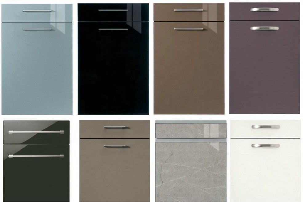 Villa/appartement de couleur de placage personnalisé Armoires de cuisine brillantes Porte avec finition durable