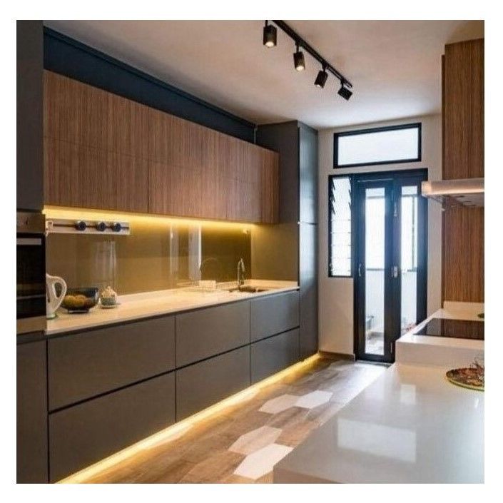 Armoire de cuisine de villa/appartement avec couleur de placage haut de gamme et bois massif durable