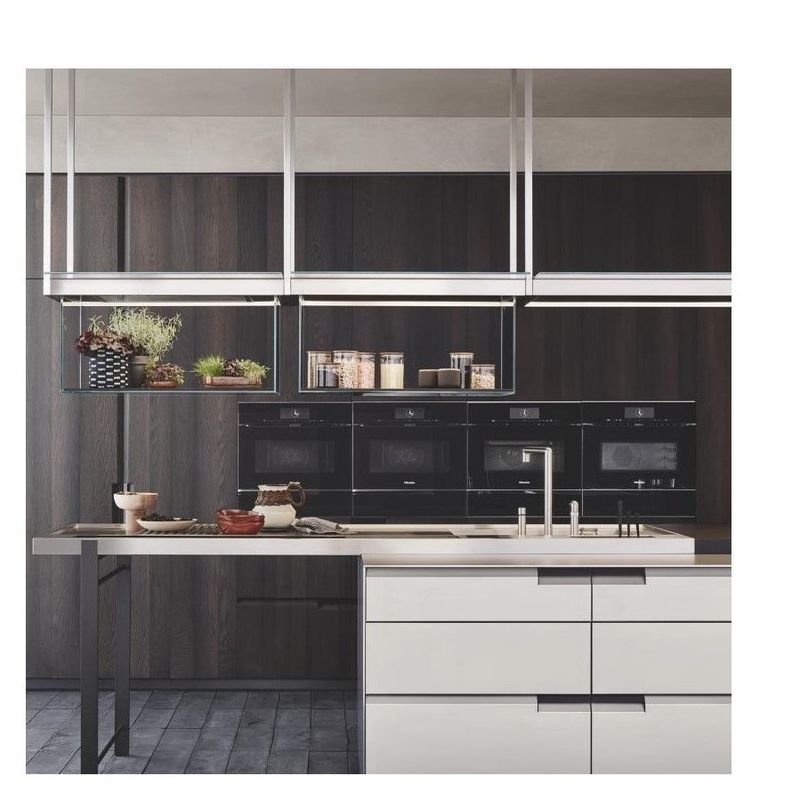 Armoire de cuisine de villa/appartement avec couleur de placage haut de gamme et bois massif durable