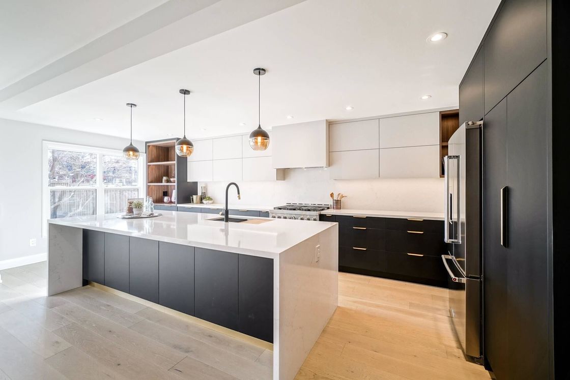 Armoire de cuisine de villa/appartement avec un matériau MDF MR super durable et une finition gris mat