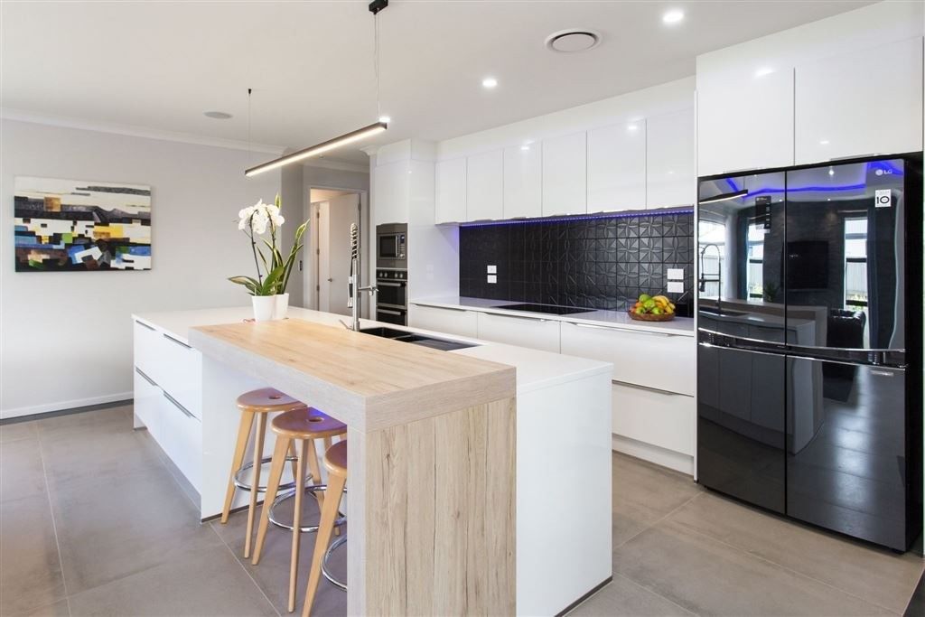Armoires de cuisine de luxe modernes avec traitement de surface laque et avantage de nettoyage facile