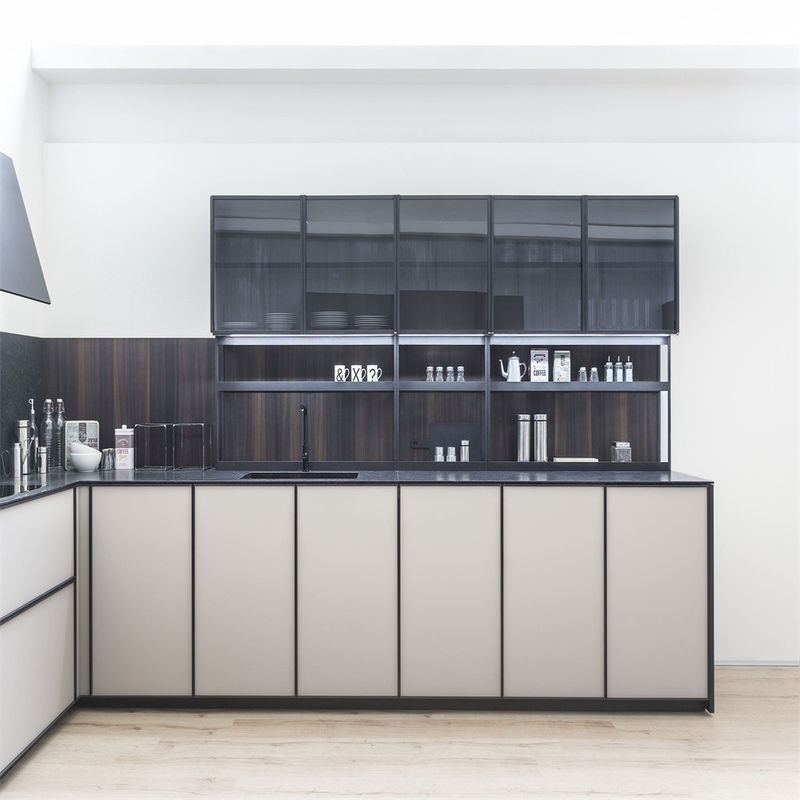Armoire de cuisine de style italien modulaire YALIG avec matériel Blum et accessoires de coups de pied