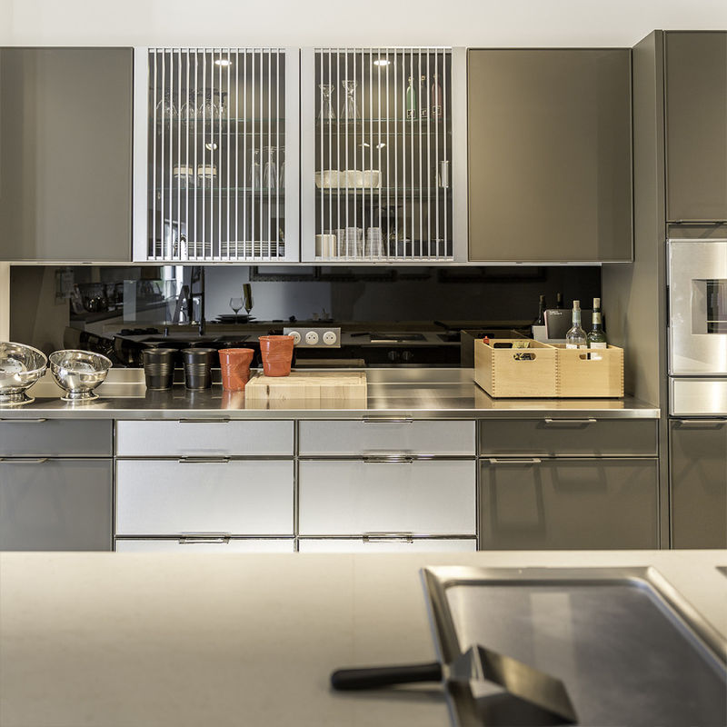 Couleur de placage personnalisé Design moderne Modulaire Armoires de cuisine en bois massif Accessoires