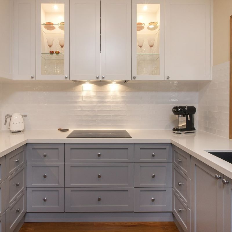 Taille personnalisée Armoire murale de cuisine de style européen avec un design moderne et garanti
