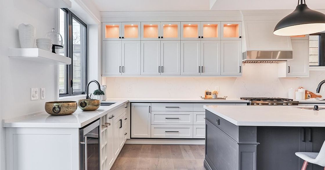 Taille personnalisée Armoire murale de cuisine de style européen avec un design moderne et garanti