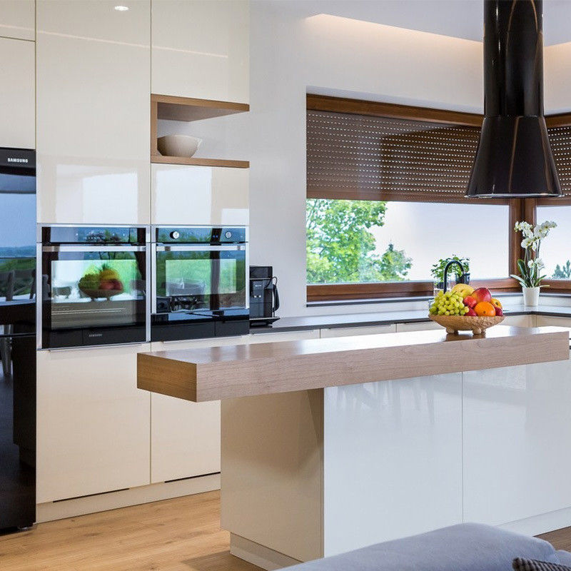 Ensembles de meubles en bois blanc pour la rénovation de vieilles cuisines