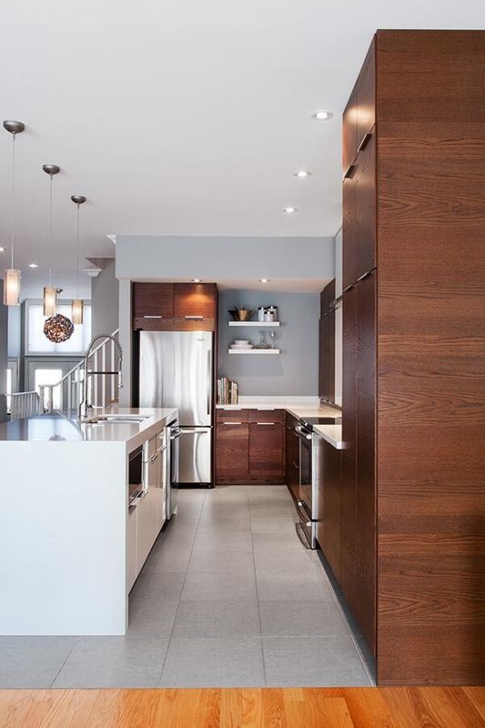 Armoire de cuisine en bois de style européen avec matériau de porte HDF