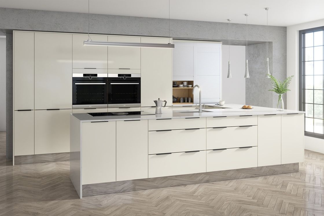 Armoire de cuisine moderne chinoise avec une fin fabrication et une bordure de bureau à bord plat