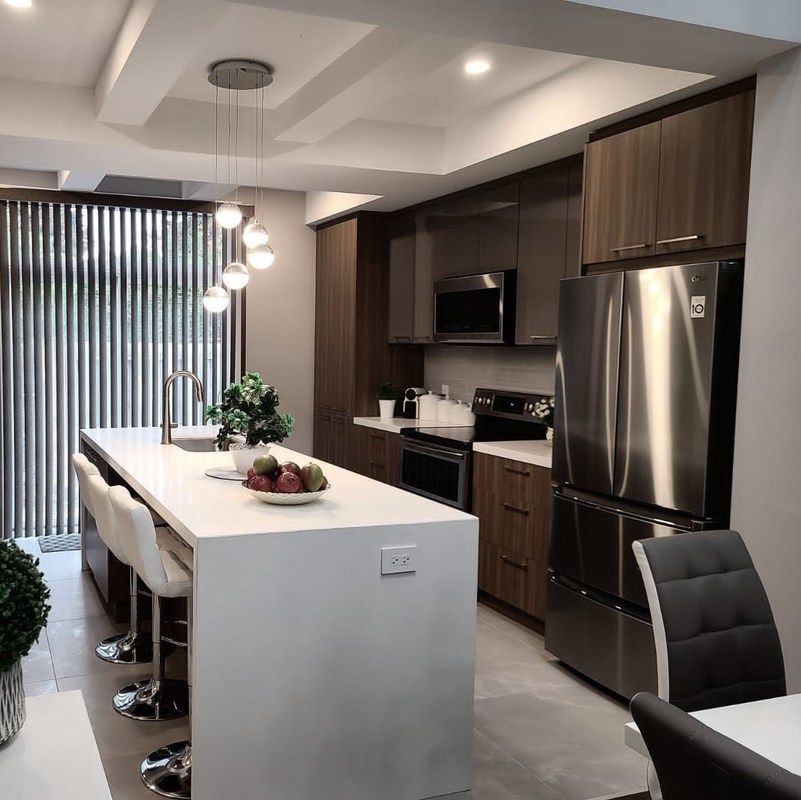 Unités de cuisine de luxe de design moderne ensemble de meubles armoire pour la rénovation d'une vieille cuisine