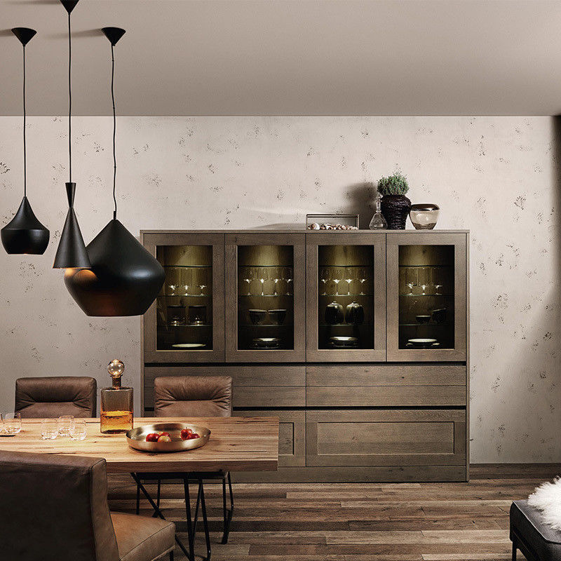Armoires de cuisine en bois massif avec bordure de comptoir et matériau de porte en MDF