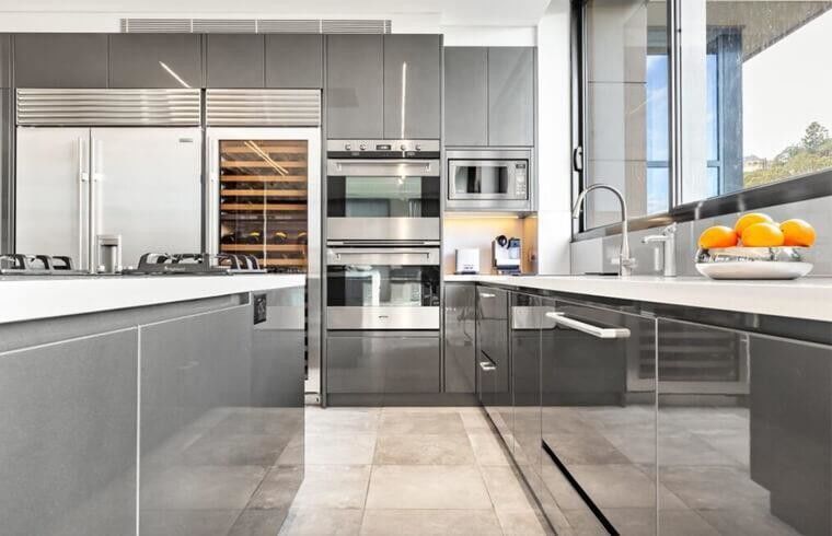 Porte en MDF en placage personnalisé couleur YALIG Sous l'évier Vert australien Meubles brillants Laque Armoires de cuisine