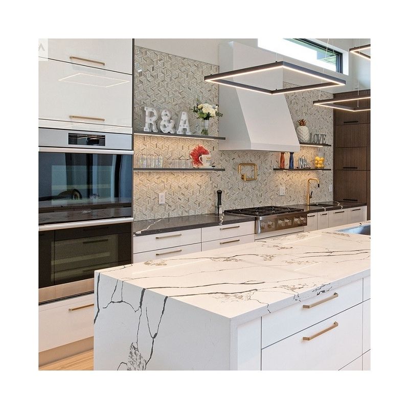 Armoires de cuisine de luxe modulaires de couleur personnalisée avec un design moderne et une finition en placage