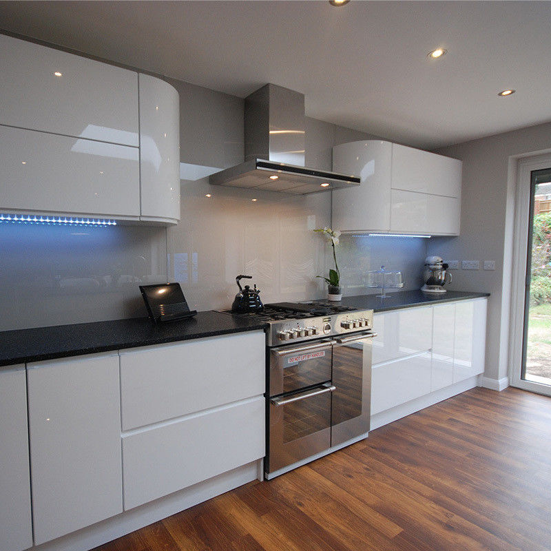 Armoires de cuisine de luxe modulaires de couleur personnalisée avec un design moderne et une finition en placage