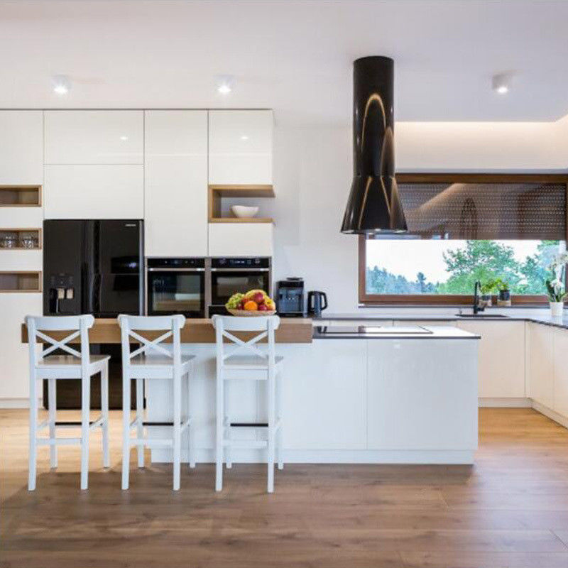 Armoires de cuisine de luxe modulaires de couleur personnalisée avec un design moderne et une finition en placage