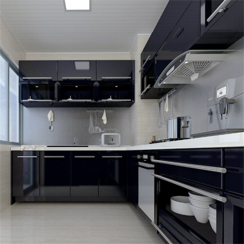 Armoires de cuisine en bois intelligent Meubles italiens avantageux pour les villas et les appartements