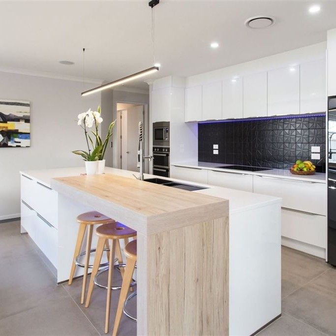 Armoires de cuisine en bois massif blanc