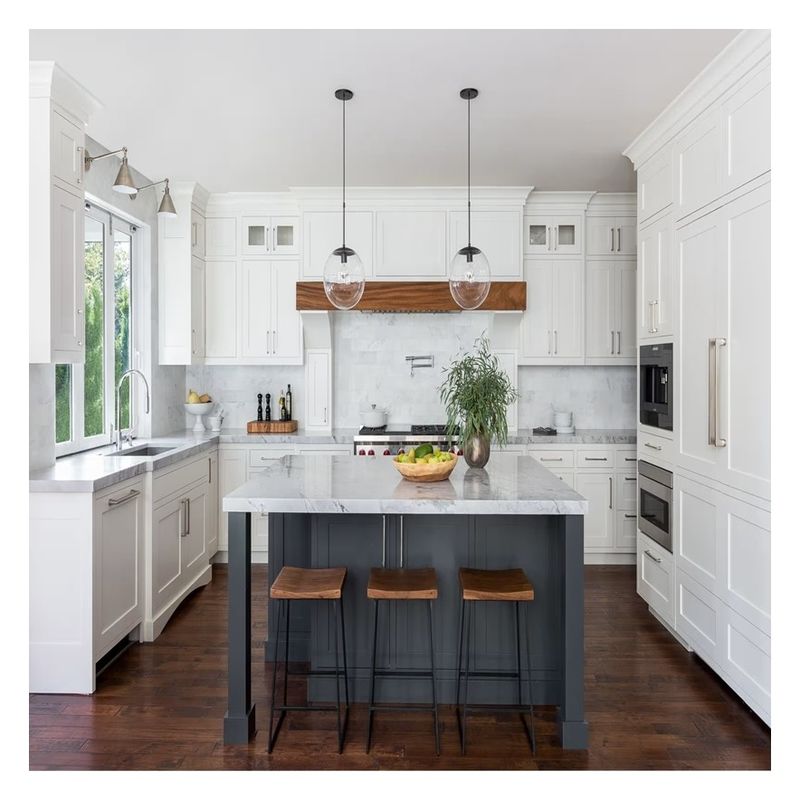 Armoire de cuisine d'appartement avec couleur Ral personnalisée et conception CAD / 3D professionnelle