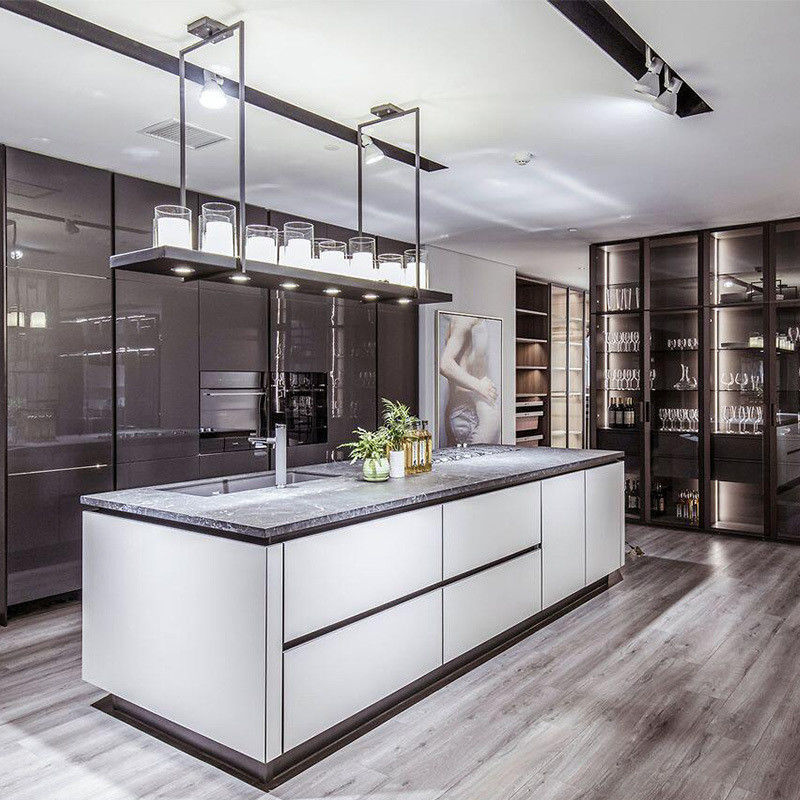 Armoires de cuisine modulaires en bois haute résistance à l'eau et brillante de style européen