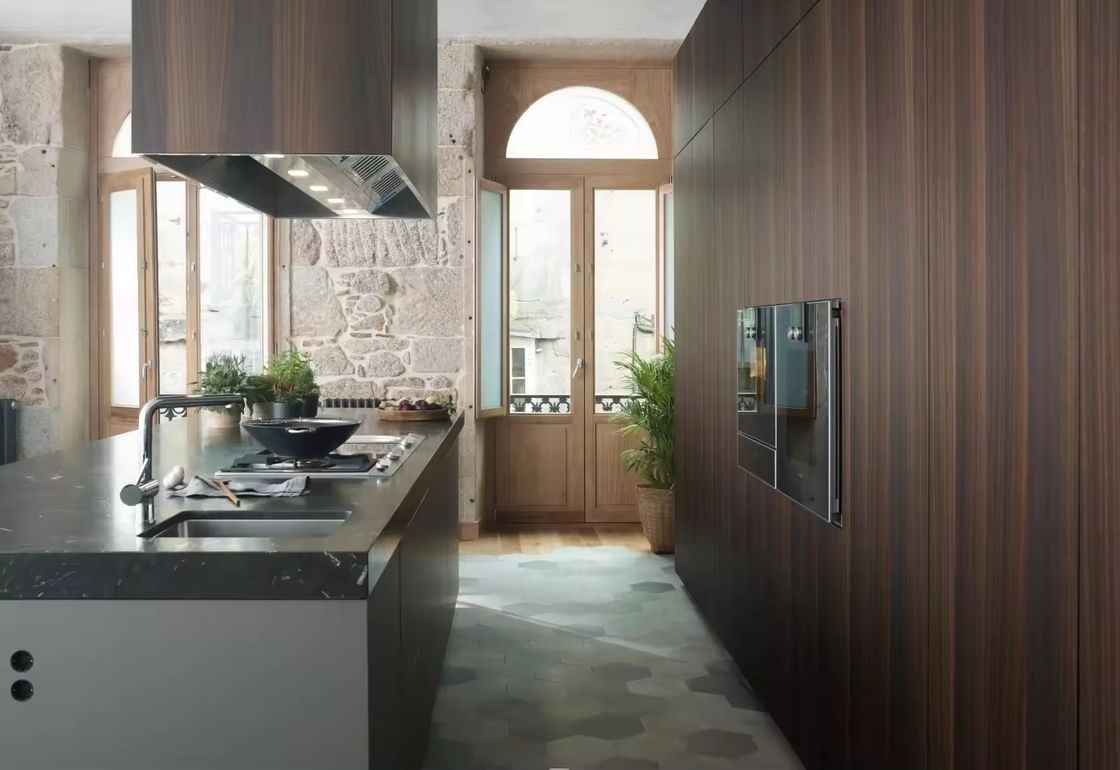 Résistant à l'eau Résistant au feu Avantage dans le style moderne Armoire de cuisine en bois de placage et île