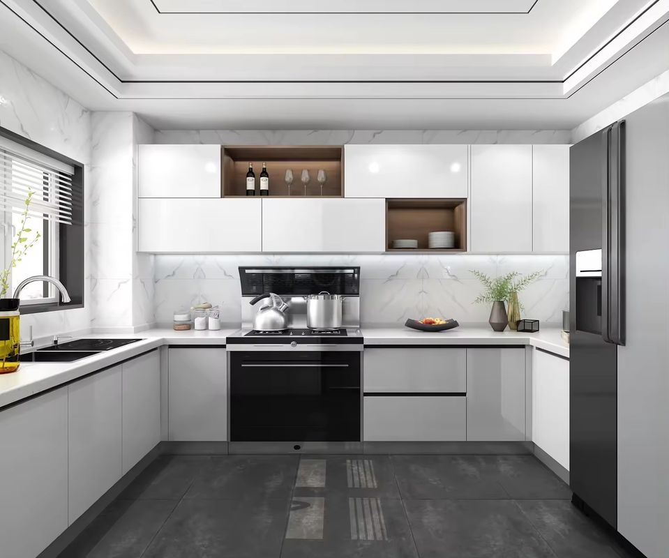 Des armoires de cuisine en PVC de couleur blanche pour le design moderne sur le marché