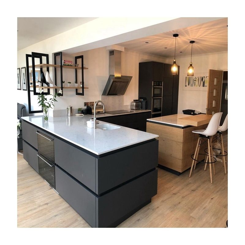 Taille personnalisée Design moderne Laque peinture Armoires de cuisine pour une solution complète de cuisine