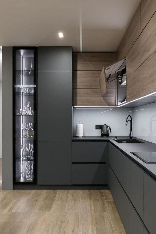 Aménagement pratique de laineuse Susan dans la salle à manger sombre Armoires de cuisine avec Blum Hardware