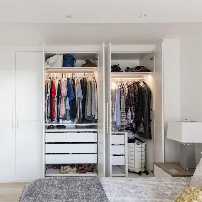 Armoire en bois de chambre haut de gamme avec panneau en bois de style européen et 2D / 3D