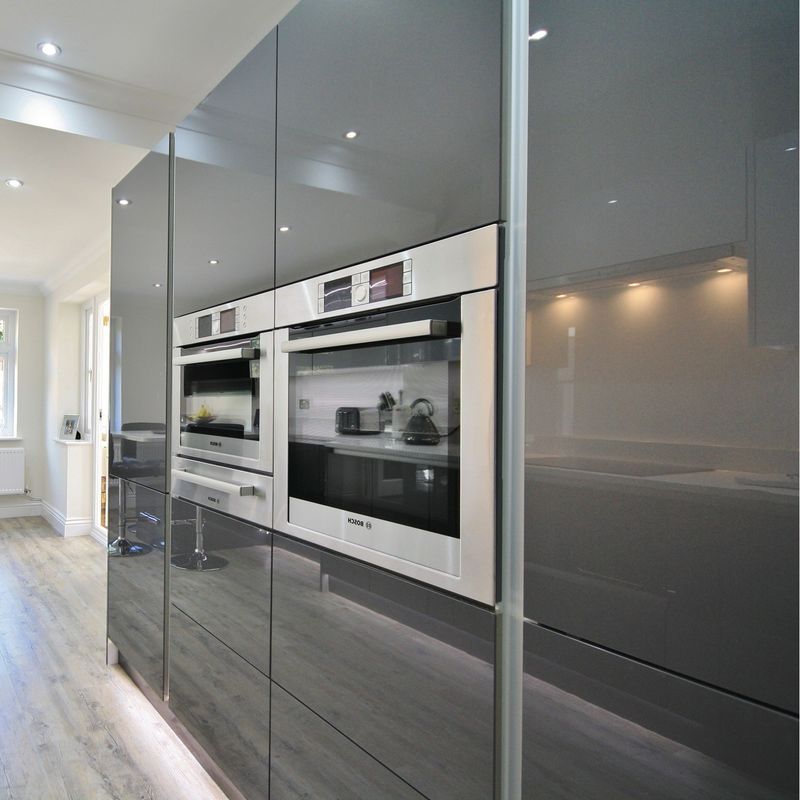 Armoire de cuisine en laque haute brillance avec style moderne personnalisé et panneau de porte acrylique