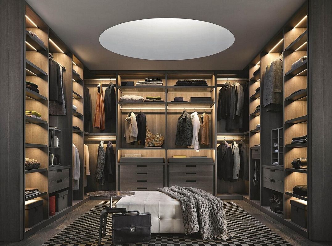 Style de design contemporain Garde-robe avec taille et bois personnalisés