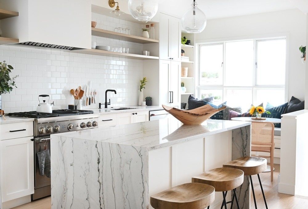 Armoire de cuisine extérieure de design moderne en noir avec barre et matériel Blum