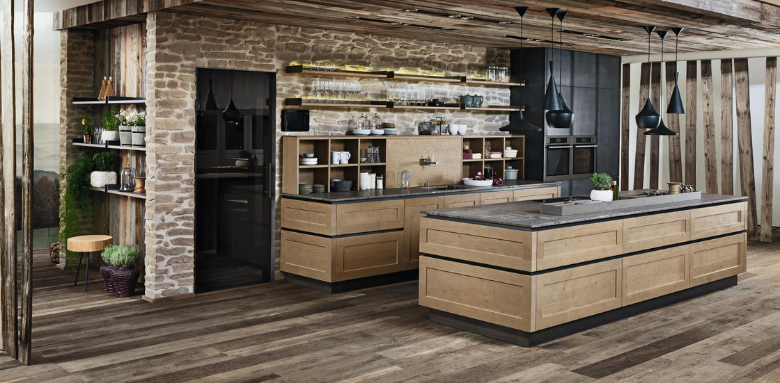 Équipement de cuisine en bois intelligent avec un style moderne