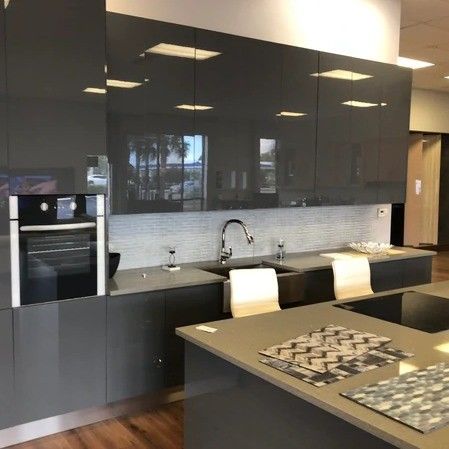 La conception de la porte en laque moderne de YALIG pour les armoires de cuisine en bois