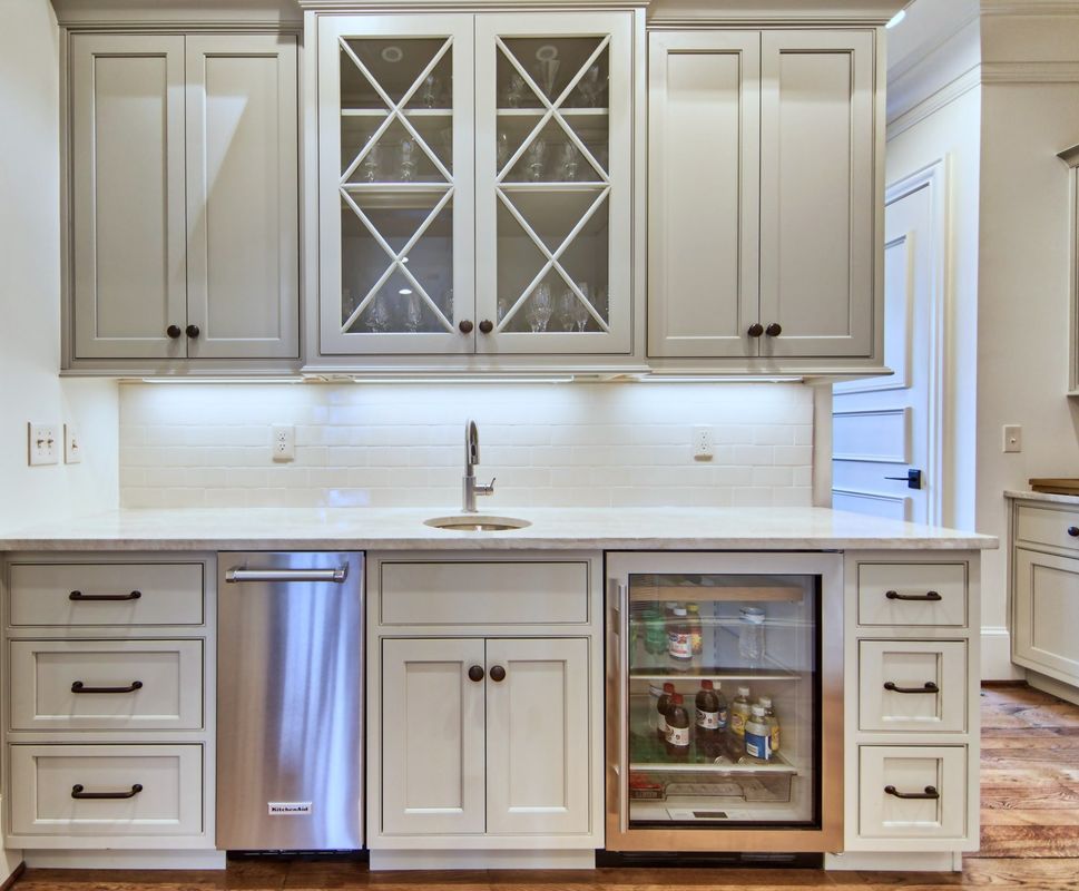 Transformez vos meubles de maison avec des panneaux de style bois de luxe