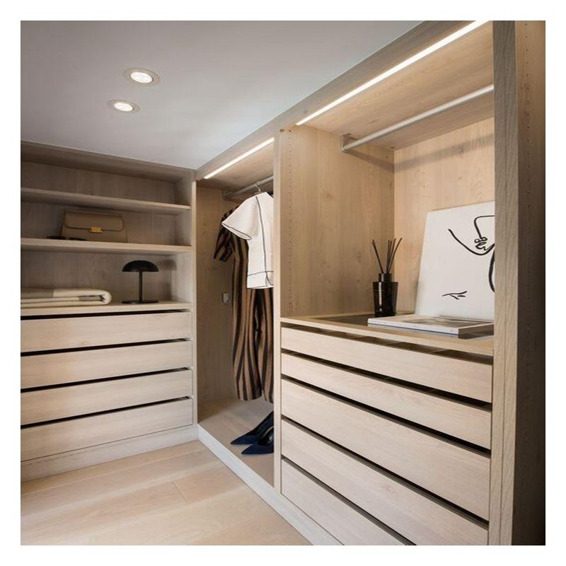 Conception contemporaine Panneau de porte en verre noir Armoire de chambre en bois massif pour appartement