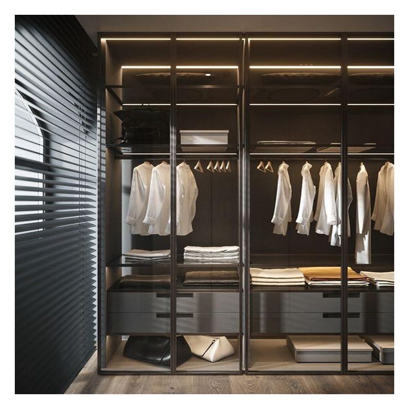 Armoire de chambre en bois massif avec panneaux de porte en verre personnalisés et portes coulissantes métalliques