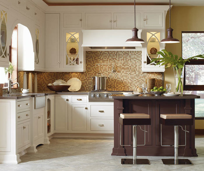 Armoire de cuisine en bois massif sculpté en gris classique américain avec bord plat
