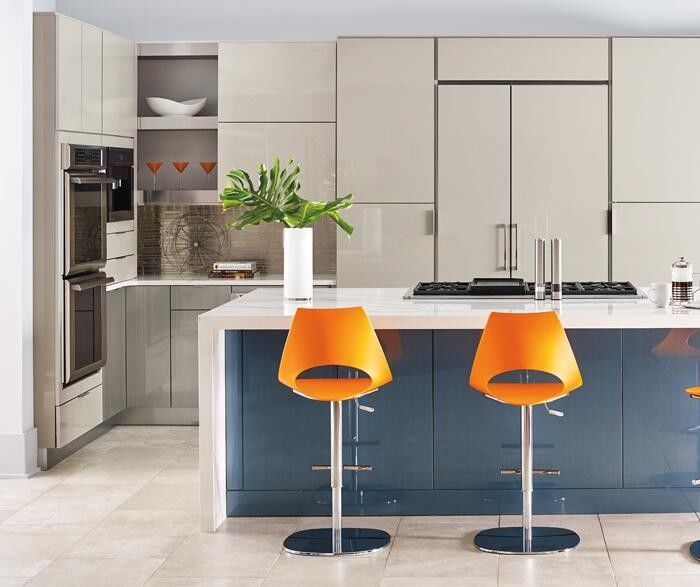 Armoire modulaire européenne Blum avec un design moderne et une couleur de placage personnalisée