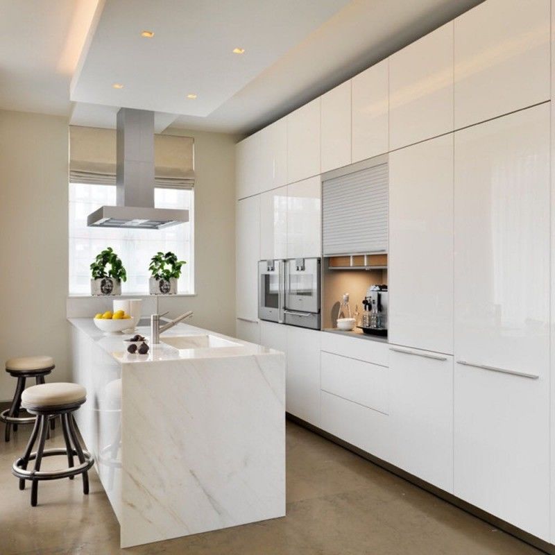 Armoire modulaire européenne Blum avec un design moderne et une couleur de placage personnalisée