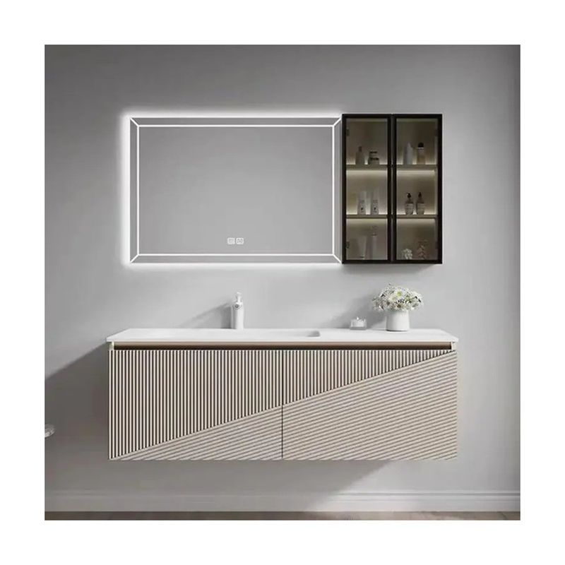 Armoire de salle de bains montée sur le mur avec double évier et miroir en argent