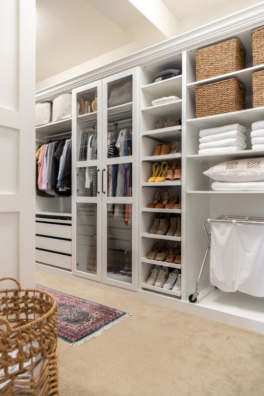 Emballage du courrier N Armoires de chambre haute qualité avec un matériau moderne MR HDF Board