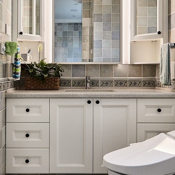 Des modèles personnalisés 42 pouces Shaker blanc salle de bains Vanité miroir LED et combo armoire