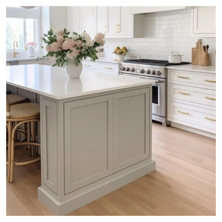Armoires de cuisine en bois massif pour appartements sur mesure