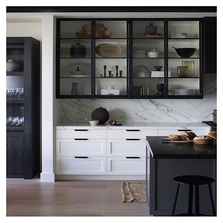 Cabinet de cuisine en bois massif modulaire de style Shaker d'appartement
