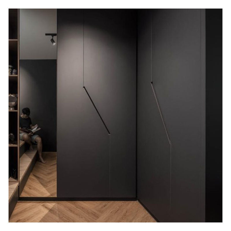 Finition noire Laque Finition personnalisée Armoires de design minimaliste moderne pour chambre à coucher
