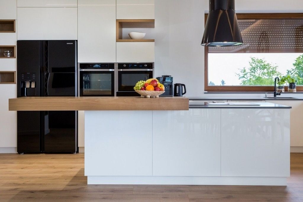 Cabinet de cuisine personnalisé en bois de chêne américain avec portes et portes HDF