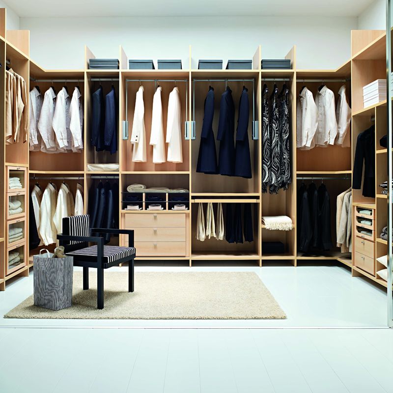 Ensemble personnalisé en bois de style 2024 Modulaire moderne chambre à coucher Walk-in Closet système pour appartement