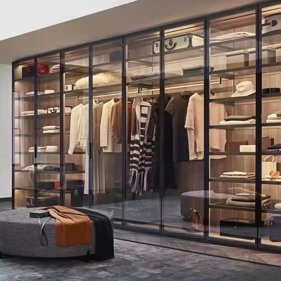 Conception moderne cadre en aluminium sur mesure porte vitrée MDF placard avec île centrale