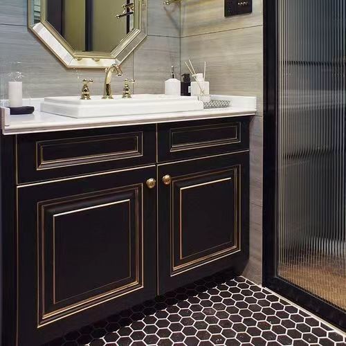 Appartement Surface solide salle de bains noire Led Mirror Armoire haute