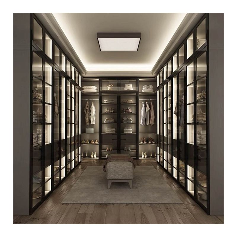 Combinaison porte en verre Armoires en bois pour un appartement d'hôtel moderne dans un style contemporain