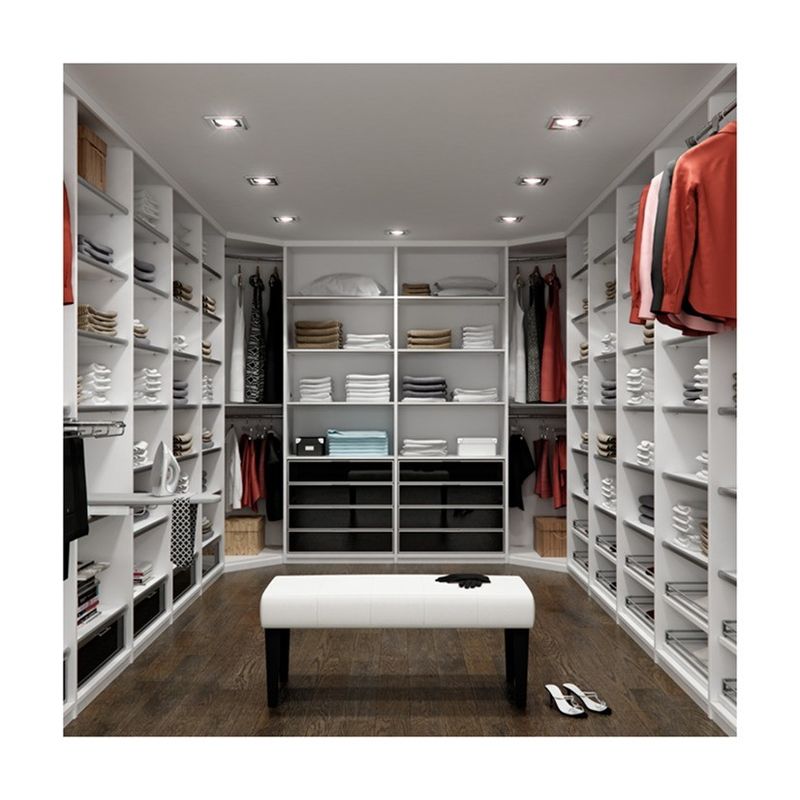 Organisez votre chambre avec style avec un placard en bois moderne
